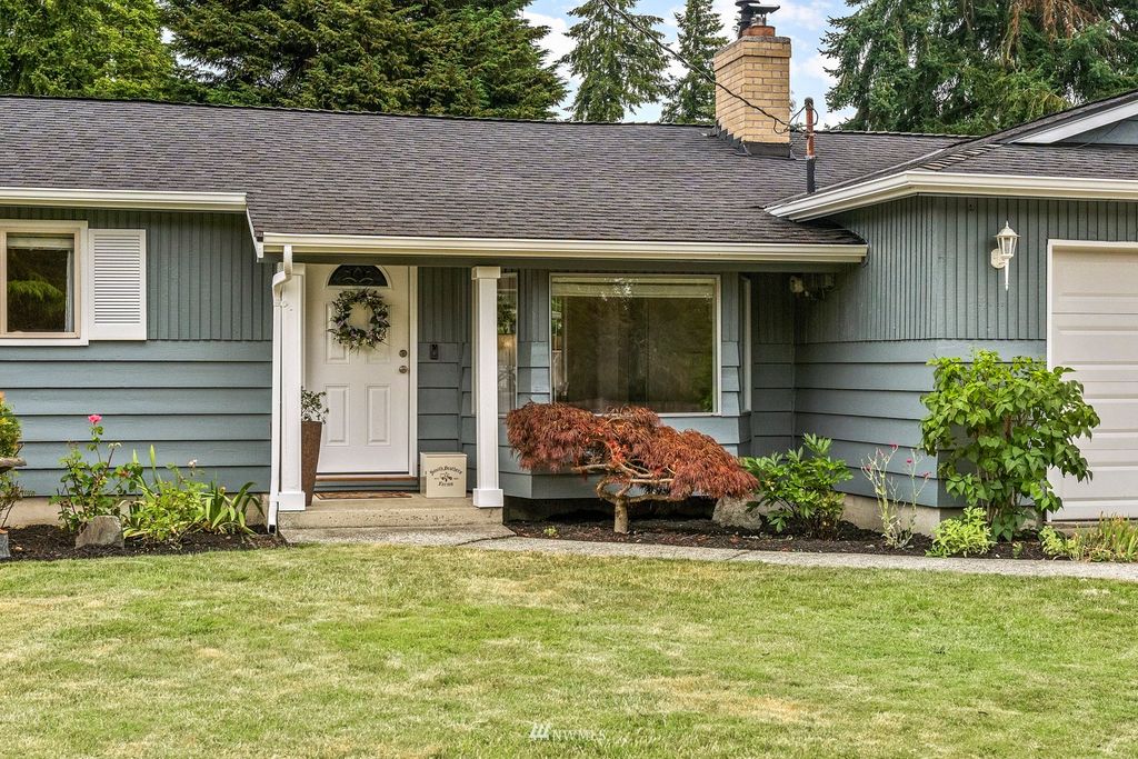Photo of 7006 121st Place SE, Newcastle, WA 98056 (MLS # 1973395)