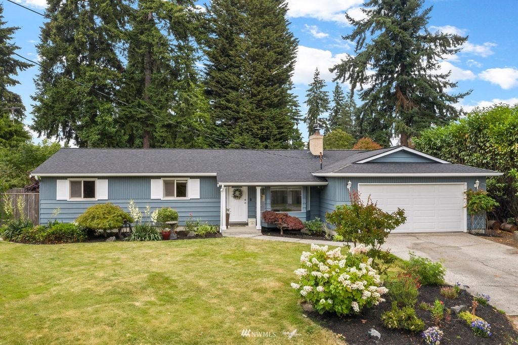 Photo of 7006 121st Place SE, Newcastle, WA 98056 (MLS # 1973395)