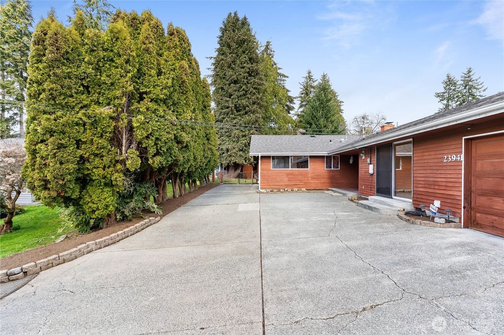 Photo of 23941 76th Avenue W, Edmonds, WA 98026 (MLS # 2346329)