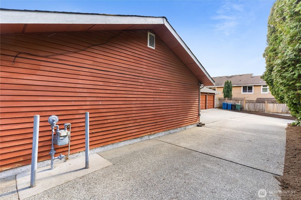 Photo of 23941 76th Avenue W, Edmonds, WA 98026 (MLS # 2346329)