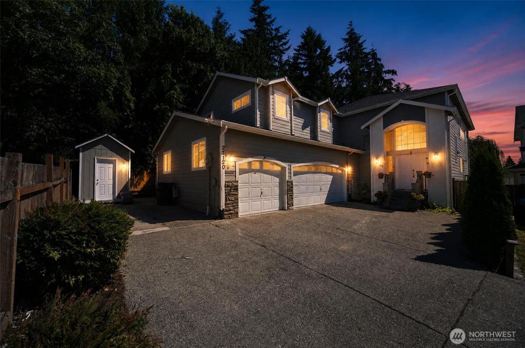 Photo of 27120 117th SE, Kent, WA 98030 (MLS # 2561934)