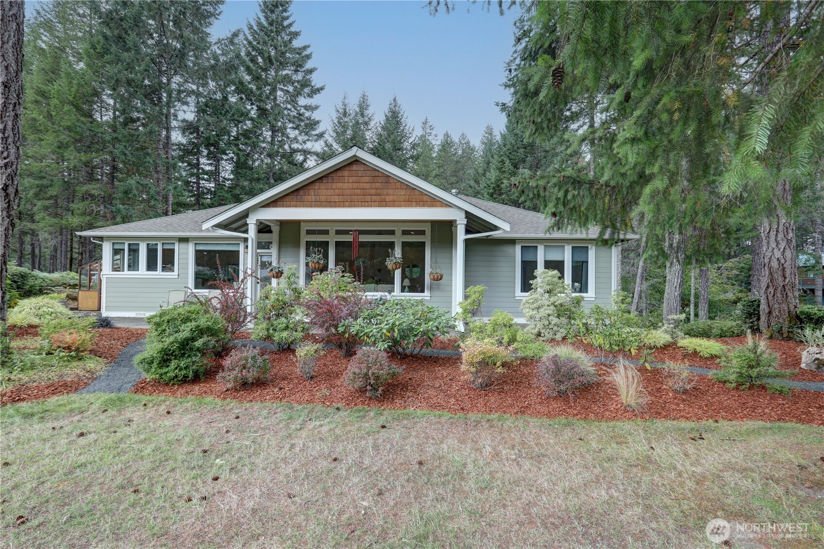 280 E Laurel Park