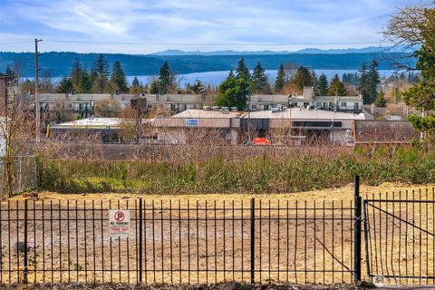 21615 29th Avenue S Des Moines WA 98198