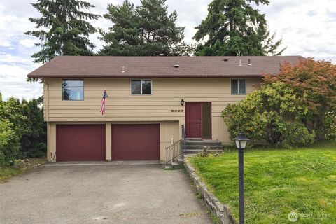 Photo of 2717 S Laurel Street, Port Angeles, WA 98362 (MLS # 2514100)