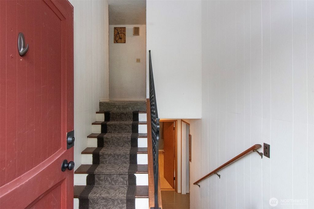 Photo of 2717 S Laurel Street, Port Angeles, WA 98362 (MLS # 2514100)