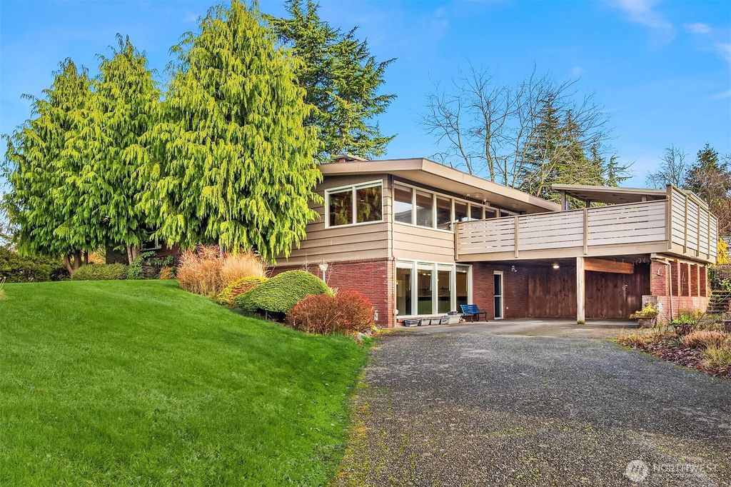 Photo of 452 11th Street, Blaine, WA 98230 (MLS # 2460422)