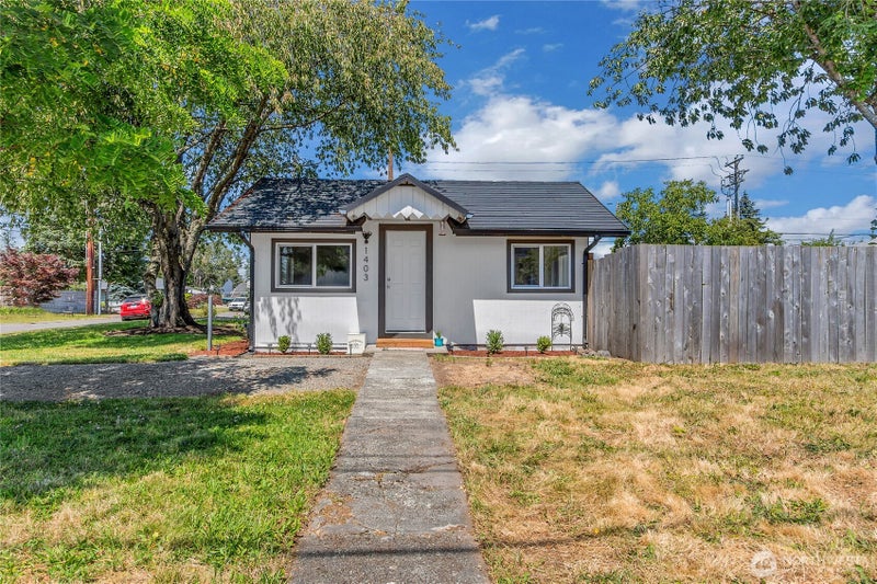 1403 E 64th Street