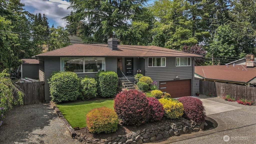 Photo of 829 Maplewood Avenue, Kent, WA 98030 (MLS # 2526885)