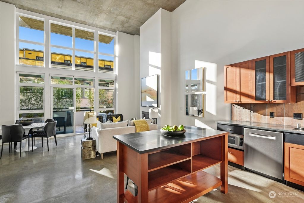 Photo of 125 E Lynn Street #102, Seattle, WA 98102 (MLS # 2194478)