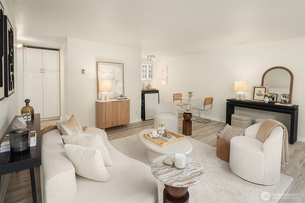 Photo of 6225 Lake Washington Boulevard NE #208, Kirkland, WA 98033 (MLS # 2476725)