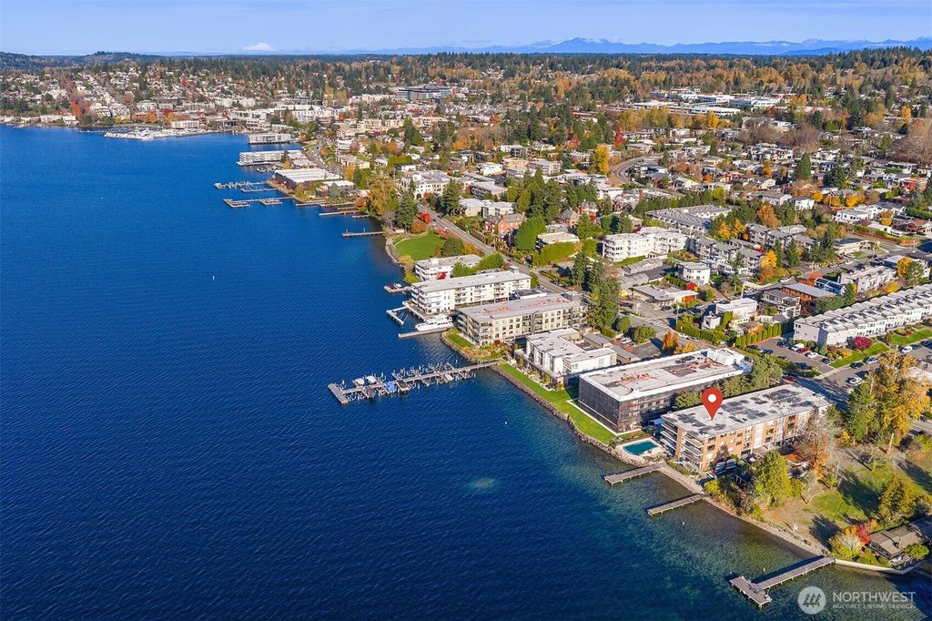 Photo of 6225 Lake Washington Boulevard NE #208, Kirkland, WA 98033 (MLS # 2476725)