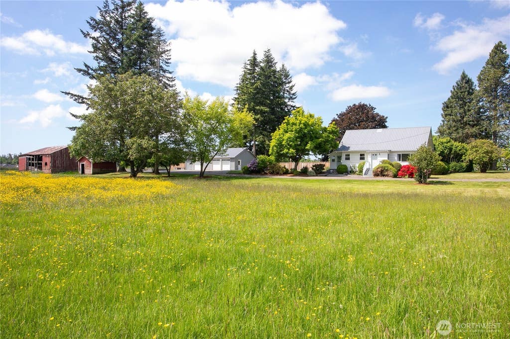 Photo of 551 E Smith Road, Bellingham, WA 98226 (MLS # 2538098)