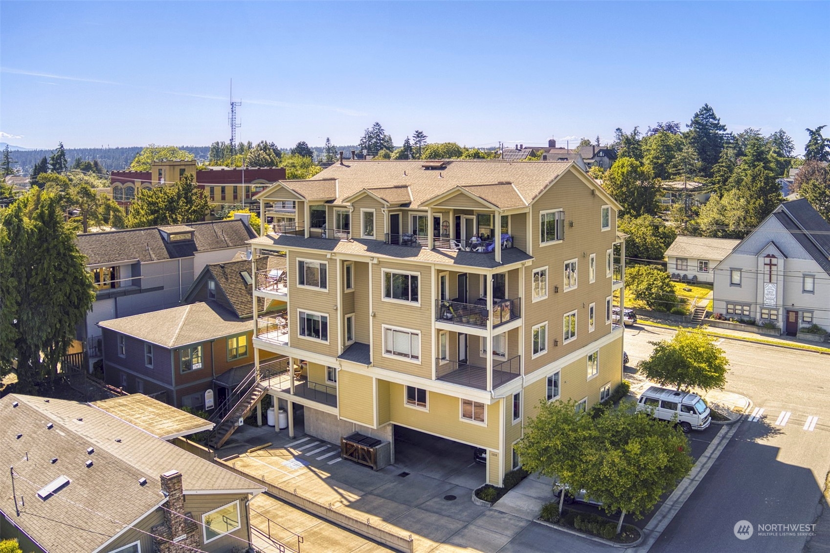 1215 Lawrence