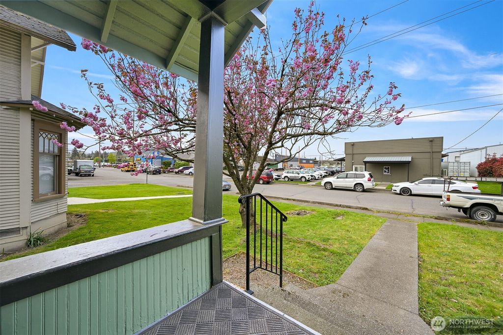 Photo of 2006 Iron Street, Bellingham, WA 98225 (MLS # 2511139)