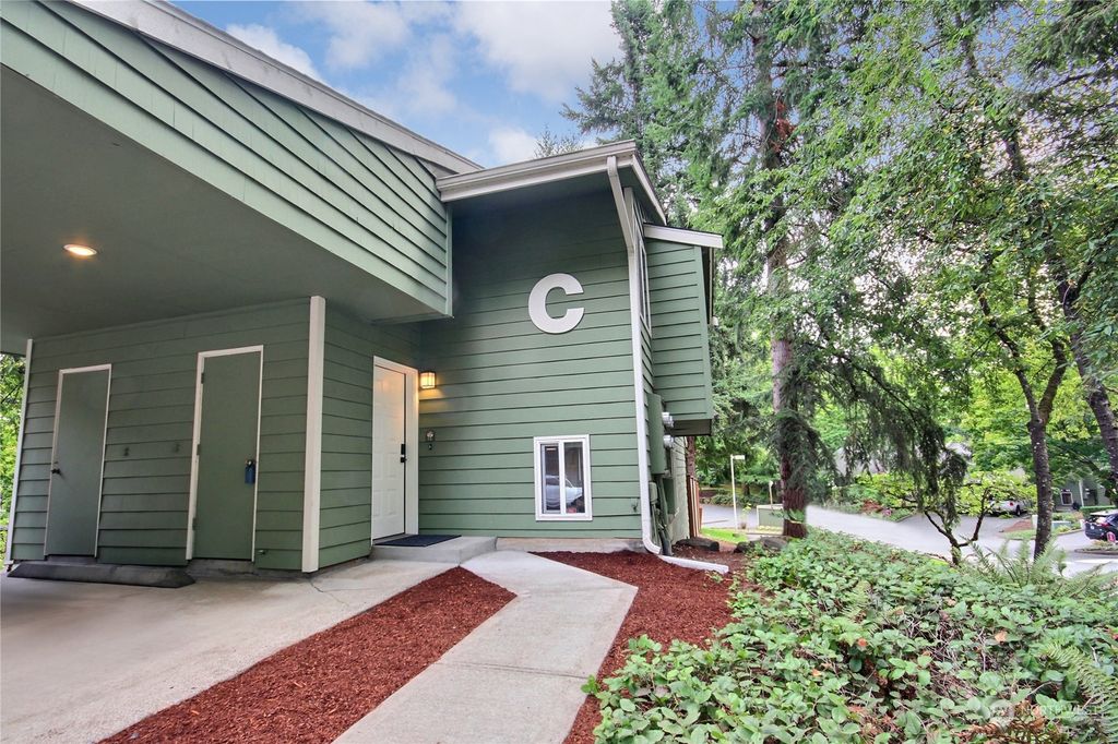 Photo of 13215 SE 256th Street #C4, Kent, WA 98042 (MLS # 2161717)