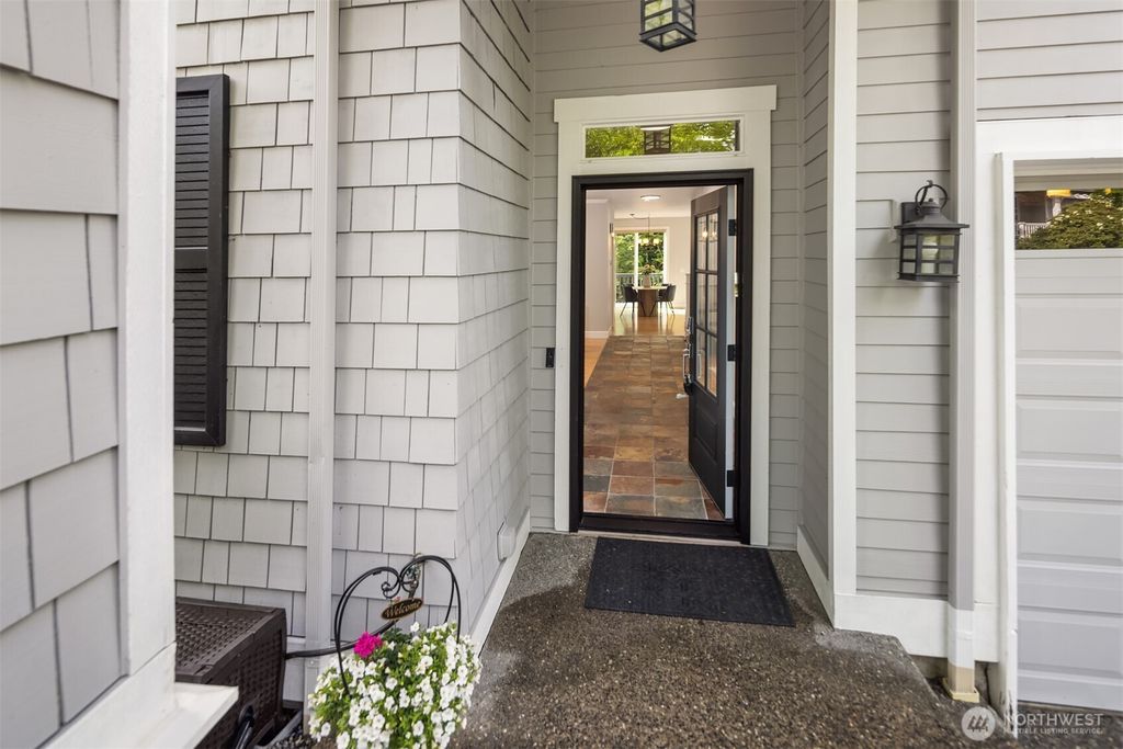 Photo of 1977 16th Court NE, Issaquah, WA 98029 (MLS # 2385269)