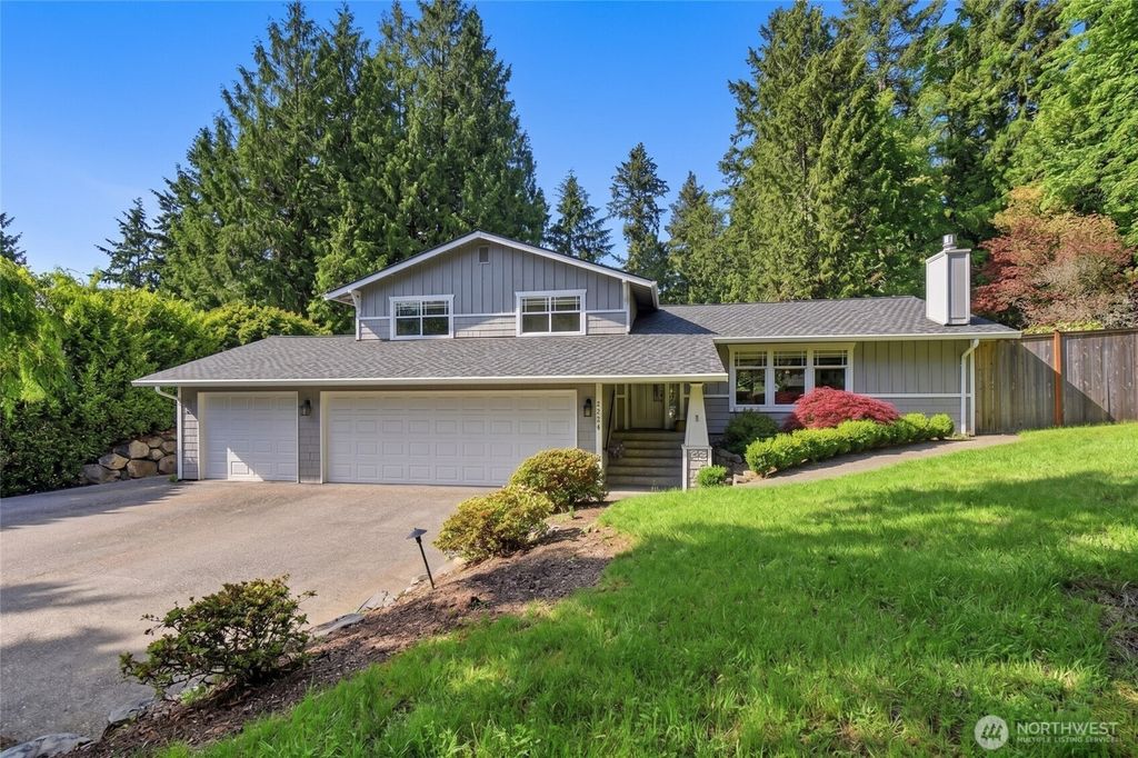 Photo of 11736 NE 30th Place, Bellevue, WA 98005 (MLS # 2528062)