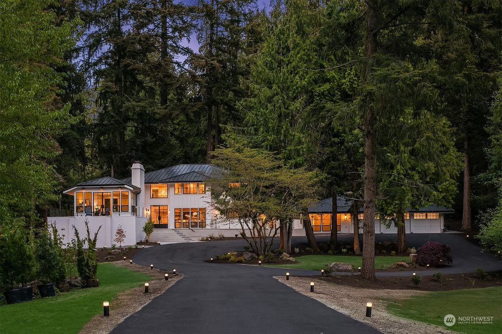 Photo of 3200 130th Avenue NE, Bellevue, WA 98005 (MLS # 2233585)