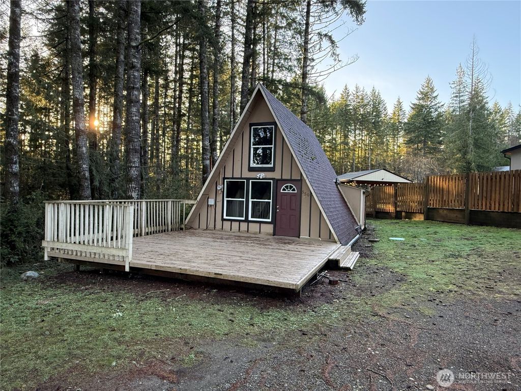Photo of 550 E Trails End Drive, Belfair, WA 98528 (MLS # 2461189)