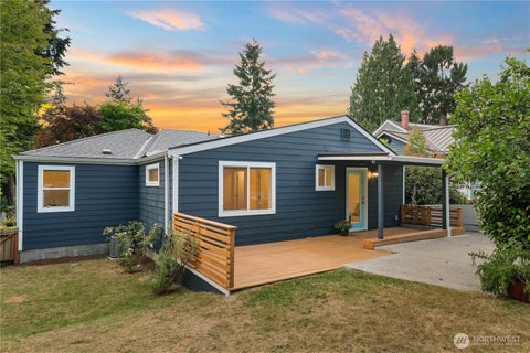 Photo of 12032 38th Avenue NE, Seattle, WA 98125 (MLS # 2580670)