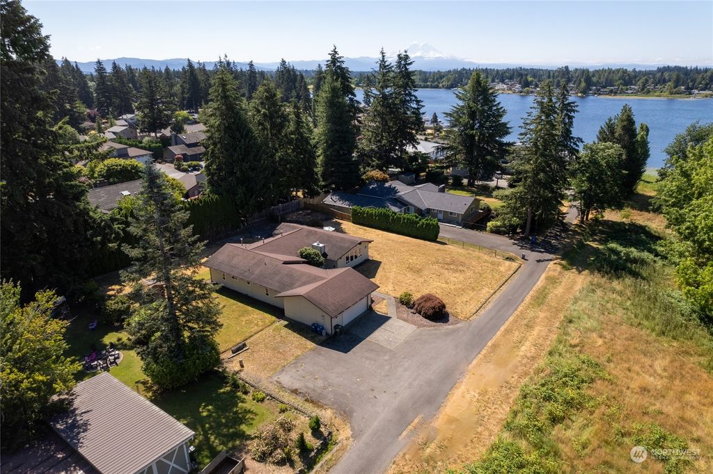Photo of 26050 141st Avenue SE, Kent, WA 98042 (MLS # 2268900)