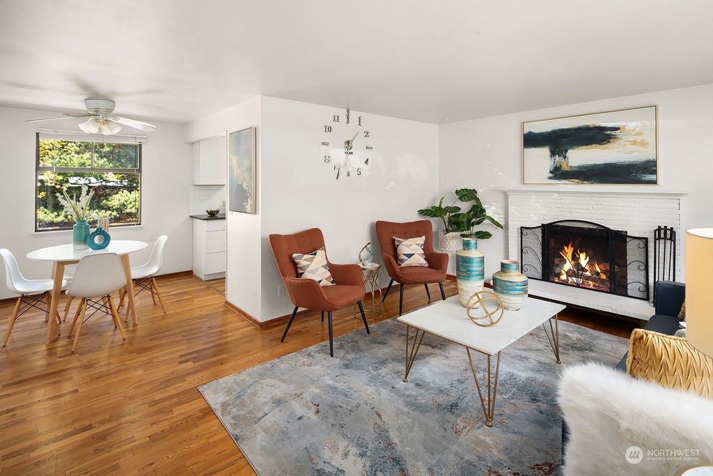 Photo of 15118 SE 41st Street, Bellevue, WA 98006 (MLS # 2223643)