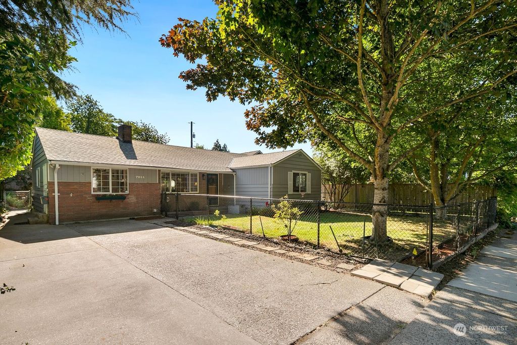 Photo of 7944 31st Avenue SW, Seattle, WA 98126 (MLS # 2268992)
