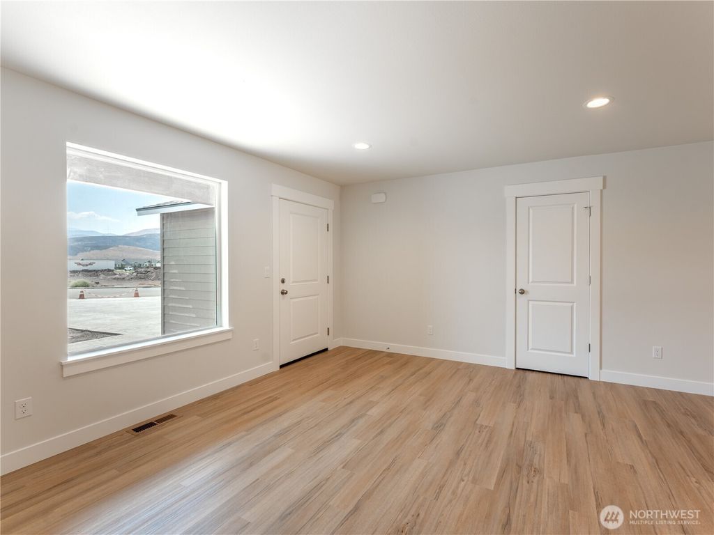 Photo of 86 Salmon Drive, Wenatchee, WA 98801 (MLS # 2473442)