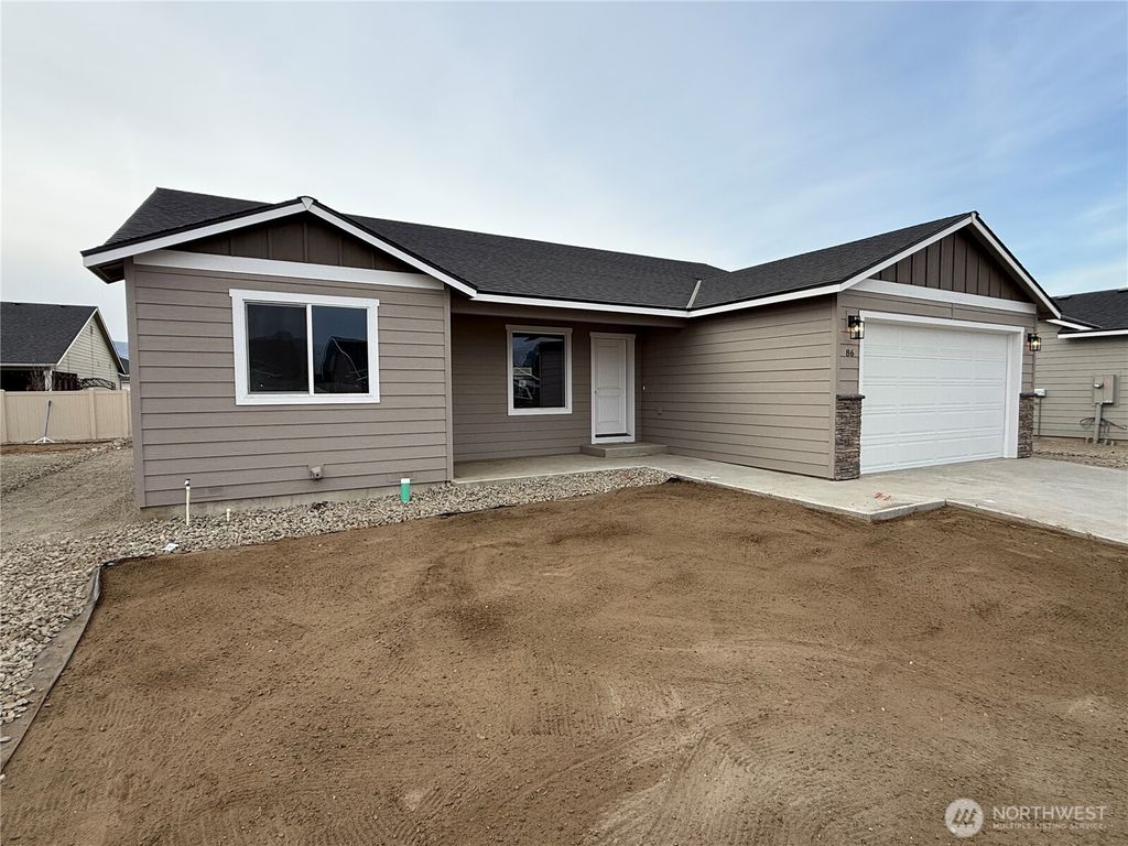 Photo of 86 Salmon Drive, Wenatchee, WA 98801 (MLS # 2473442)