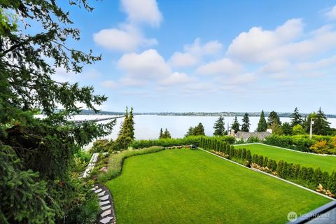 Photo of 3263 Evergreen Point Road, Medina, WA 98039 (MLS # 2412928)