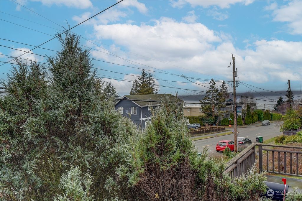 Photo of 4016 SW Thistle Street, Seattle, WA 98136 (MLS # 2030589)