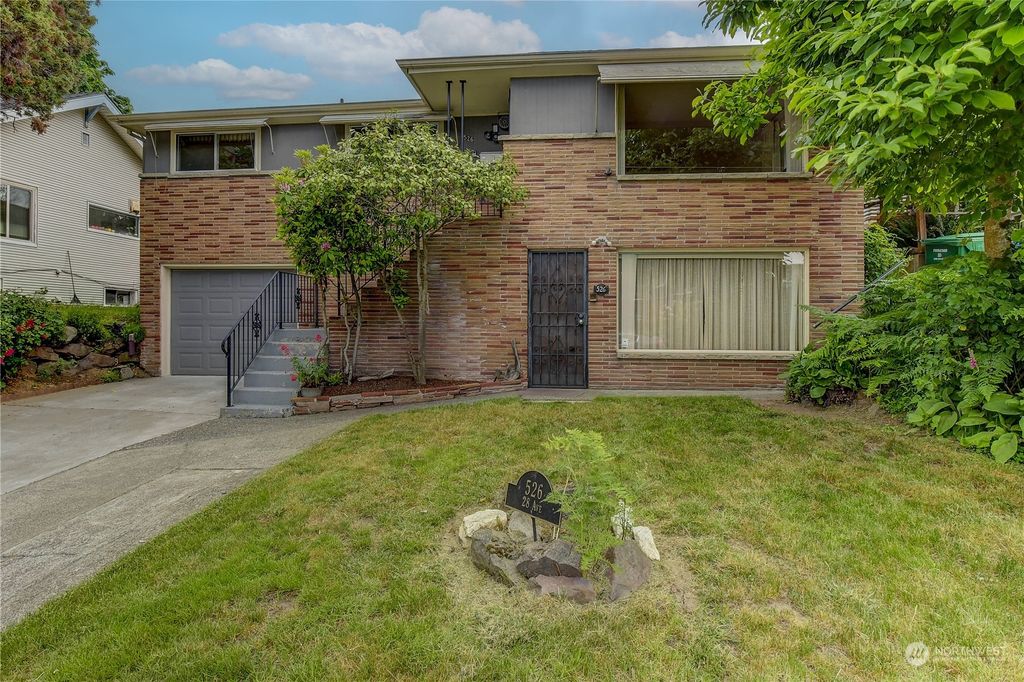 Photo of 526 28th Avenue, Seattle, WA 98122 (MLS # 2072343)