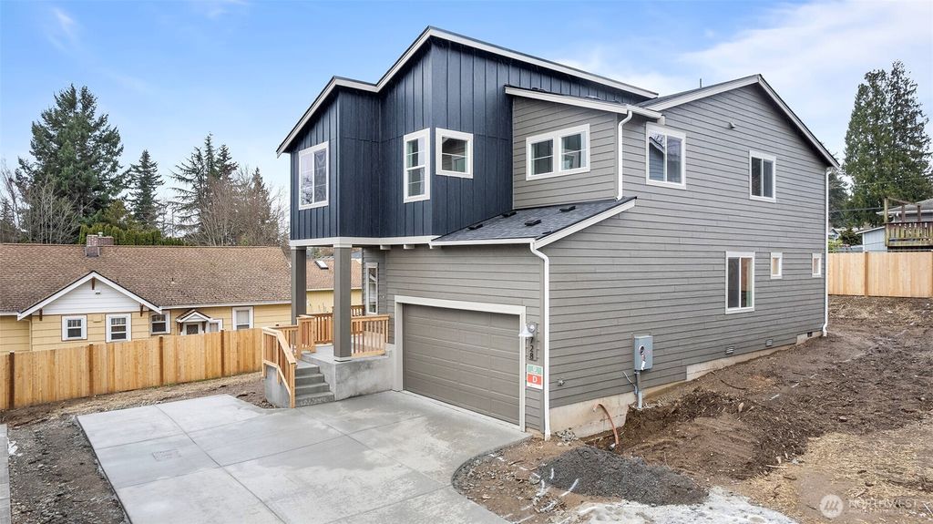 Photo of 728 Van De Vanter Avenue, Kent, WA 98030 (MLS # 2346214)