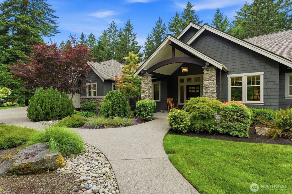 Photo of 605 Hyak Way, Fox Island, WA 98333 (MLS # 2547579)