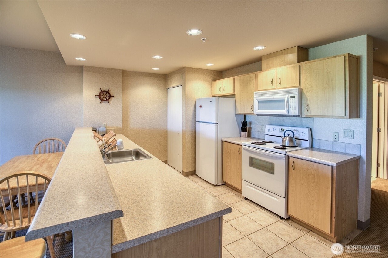 1335 Ocean Shores Boulevard SW S13