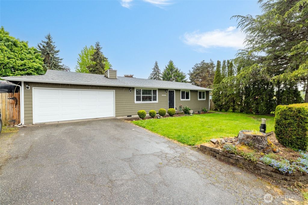 Photo of 2008 Pacific Place, Mount Vernon, WA 98273 (MLS # 2520852)