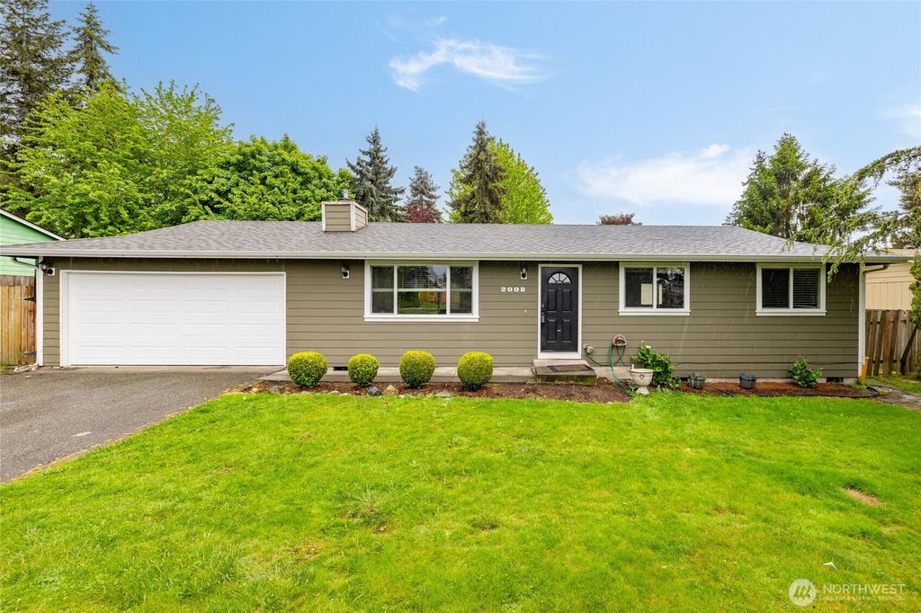 Photo of 2008 Pacific Place, Mount Vernon, WA 98273 (MLS # 2520852)
