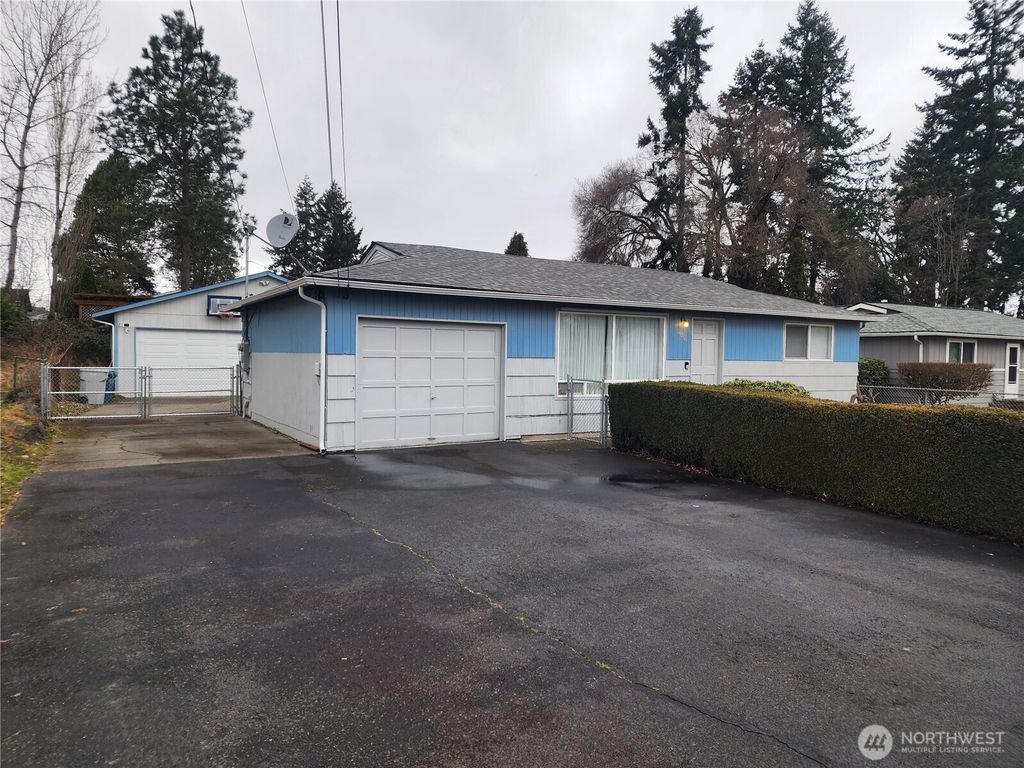 Photo of 16301 120th Avenue SE, Renton, WA 98058 (MLS # 2321199)