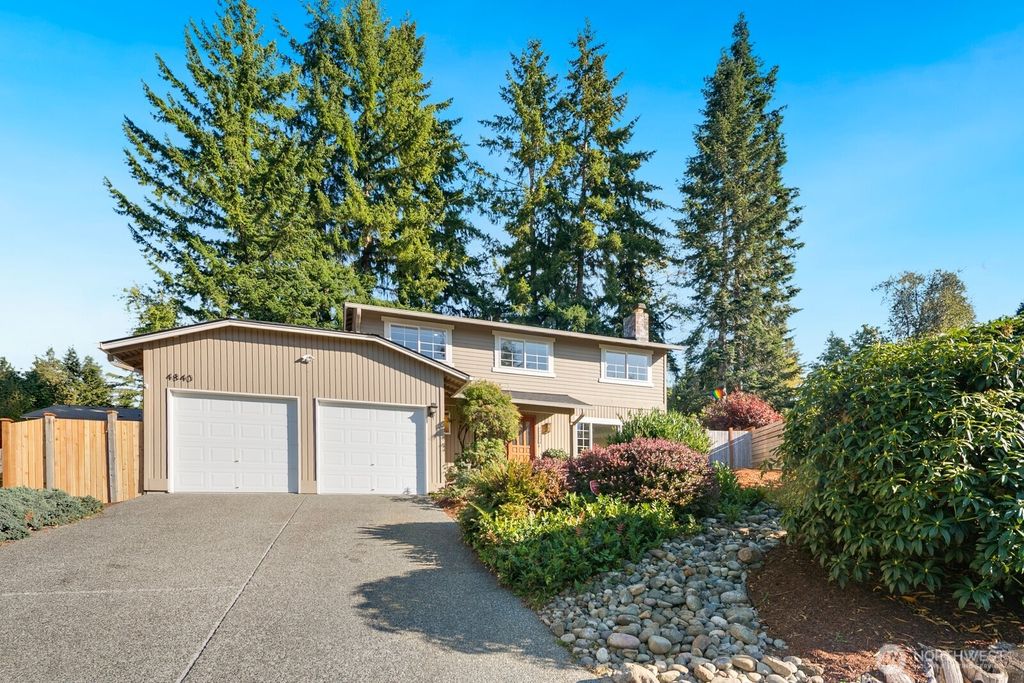 Photo of 4840 151st Place SE, Bellevue, WA 98006 (MLS # 2435740)
