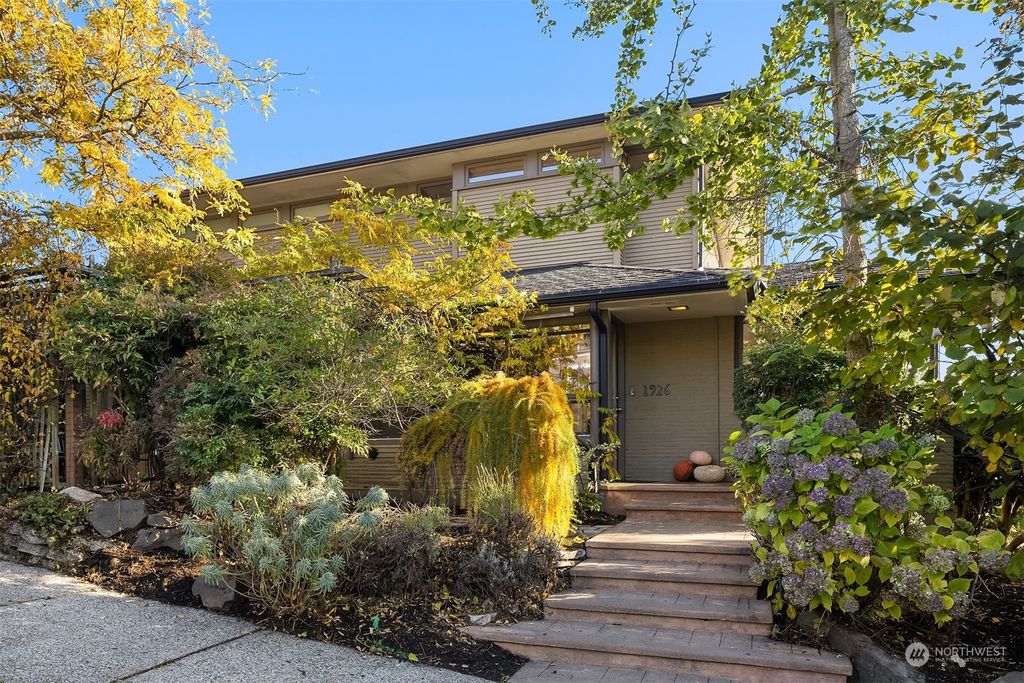 Photo of 1926 32nd Avenue S, Seattle, WA 98144 (MLS # 2030821)