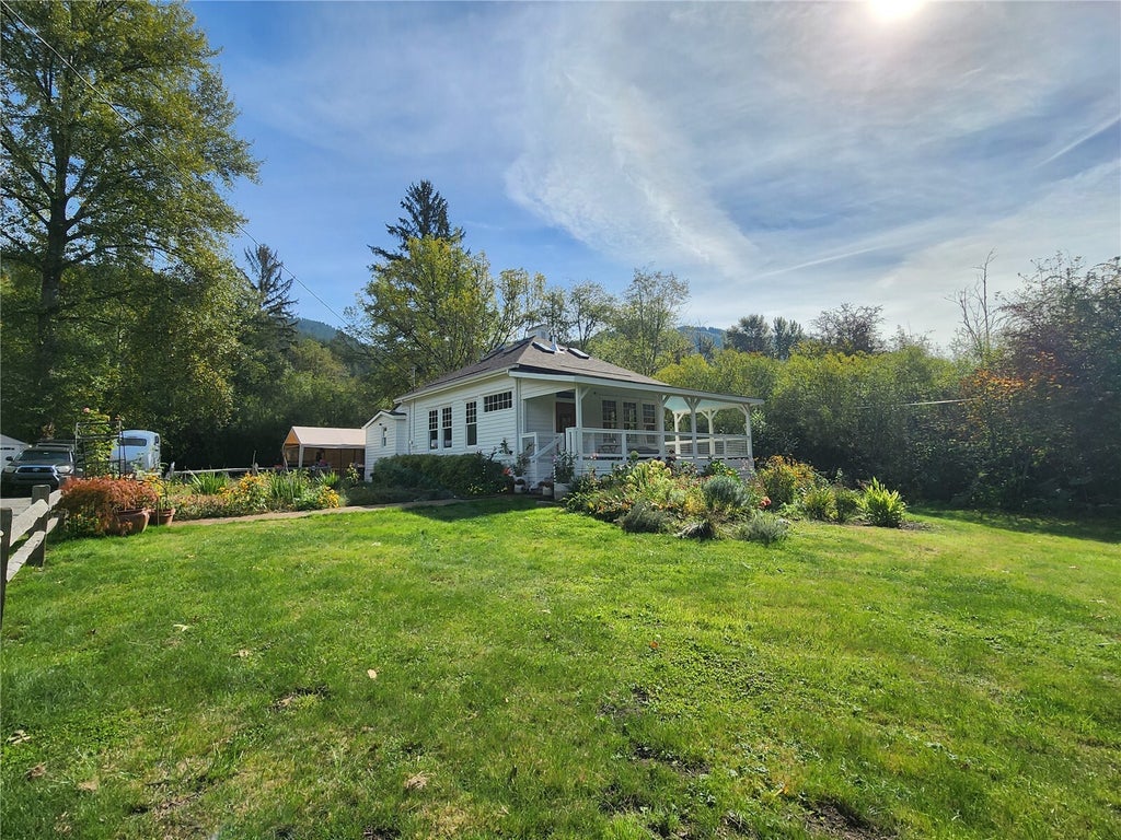 Photo of 9620 SE 238th way WAY, Issaquah, WA 98027 (MLS # 2593579)