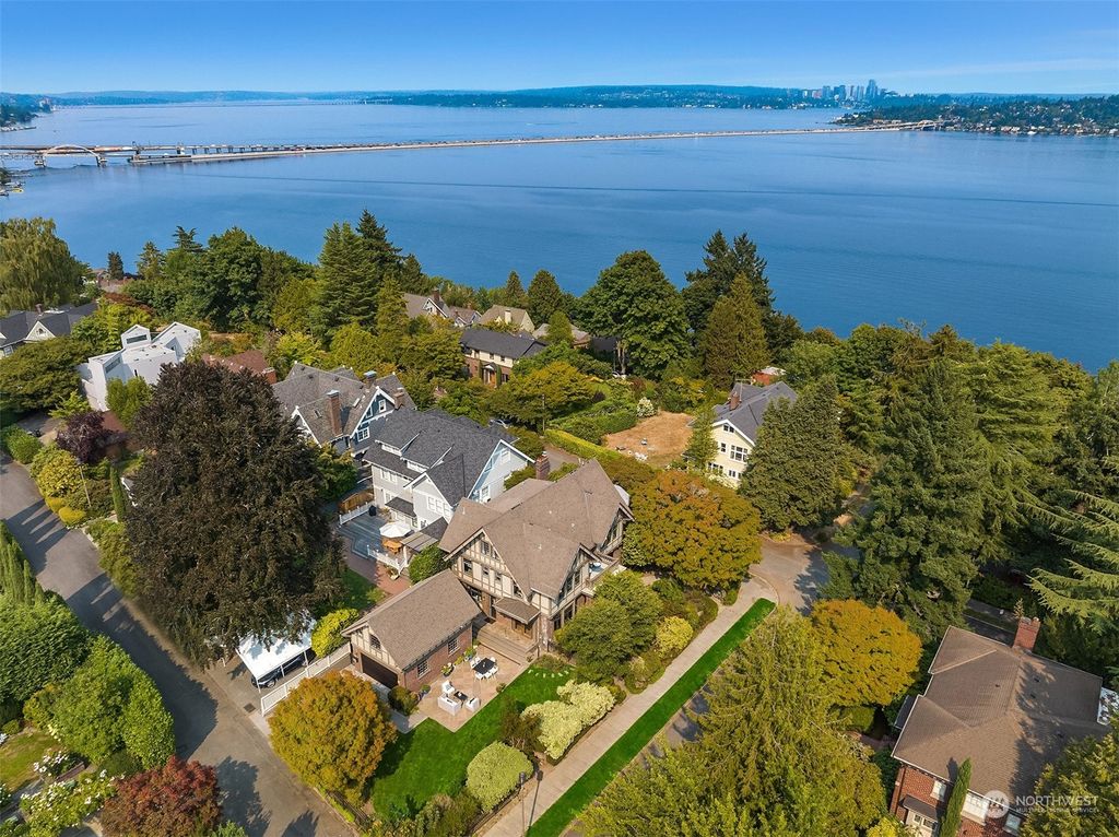 Photo of 2659 Cascadia Avenue S, Seattle, WA 98144 (MLS # 2172127)