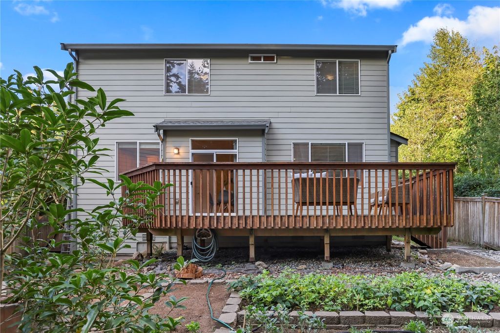 Photo of 16255 SE 66th Street, Bellevue, WA 98006 (MLS # 2159767)