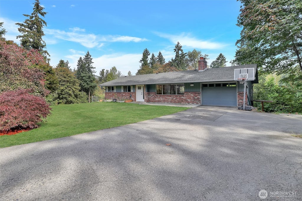 Photo of 15654 SE 224th Street, Kent, WA 98042 (MLS # 2589203)
