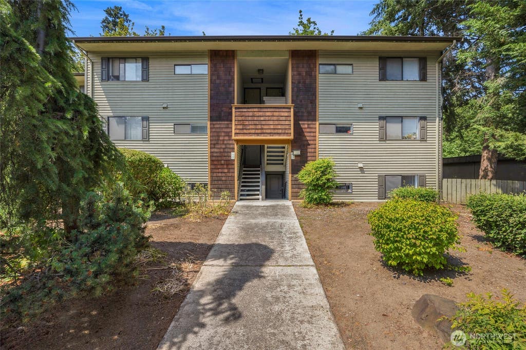 Photo of 23405 16th Place S #C104, Des Moines, WA 98198 (MLS # 2574129)