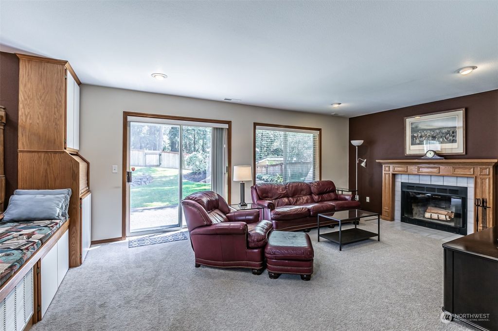 listing image 9360828632413565617