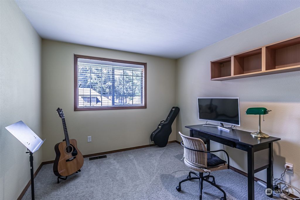 listing image 9366301114660784167