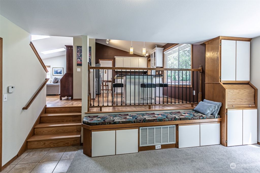 listing image 9368589615116246812