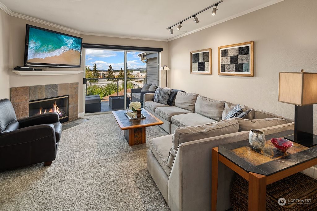 Photo of 2760 76th Avenue SE #702, Mercer Island, WA 98040 (MLS # 2001539)