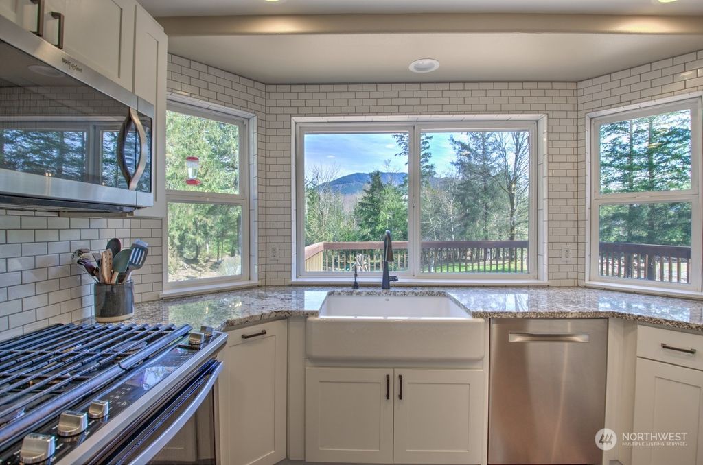 Photo of 29316 322nd Avenue SE, Ravensdale, WA 98051 (MLS # 2050583)